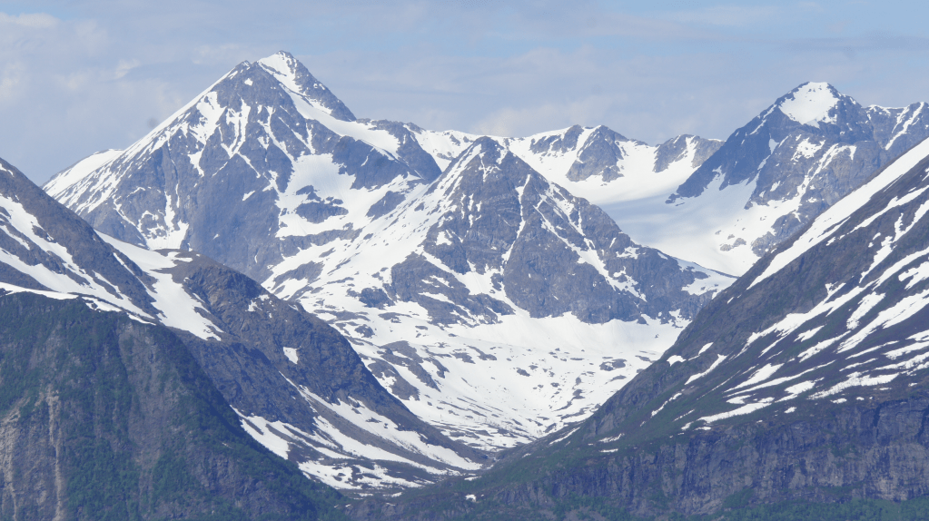 Dette bildet har en tom alt-tekst; dets filnavn er image-90.png