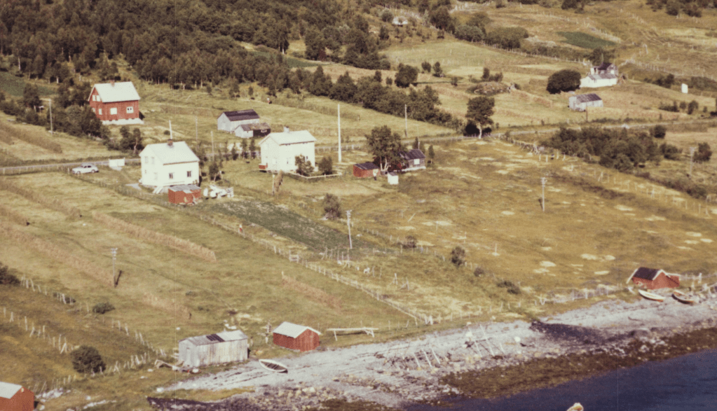 Dette bildet har en tom alt-tekst; dets filnavn er ysteby-6.png